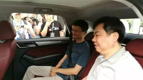 嗨镜为什么倒闭(“马云牌”首辆互联网汽车来了，便宜得惊人；雷军为武汉捐价值55万物品；神奇百货王凯歆发声驳传闻)