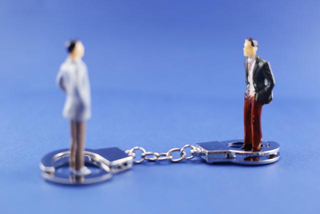 定罪免处的条件(什么是定罪免除？定罪免处是否还会开除公职？)