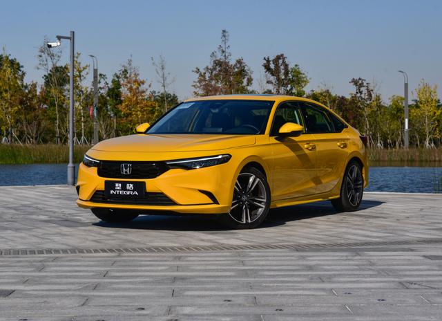 年轻人开什么车好15万到20的(2022年最值得推荐的轿车，15万预算就选这4款)