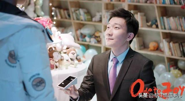 应勤跟他未婚妻睡了吗(4年后重温《欢乐颂》，应勤和邱莹莹的婚姻里，藏着3个巨大隐患)