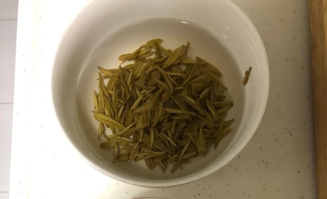 祛痘的小窍门不花钱(祛痘一定要知道这几个小妙招！不用花钱，效果比大牌还明显)
