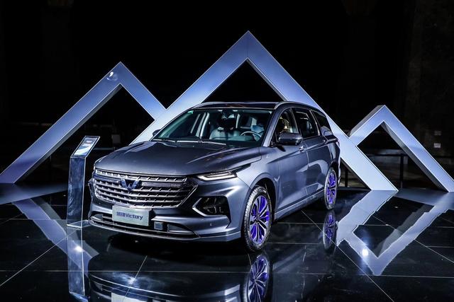 头等舱预定(8.58万起 即可享受航空头等舱？实拍6台重量级MPV 今年爆款预定)