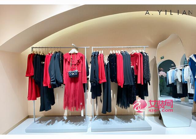 1688服装批发拿货(2021新手开服装店进货去哪里 第一次服装进货要注意什么)