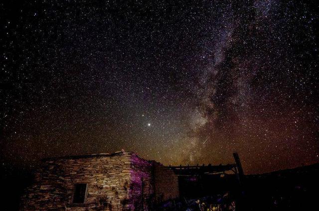 木星和土星(在2020年结束之前，木星和土星将有一个相伴的天文奇观)