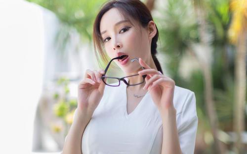 开眼镜店成本(四川大哥开眼镜店，眼镜免费送，半年进账60万，方法并不复杂)