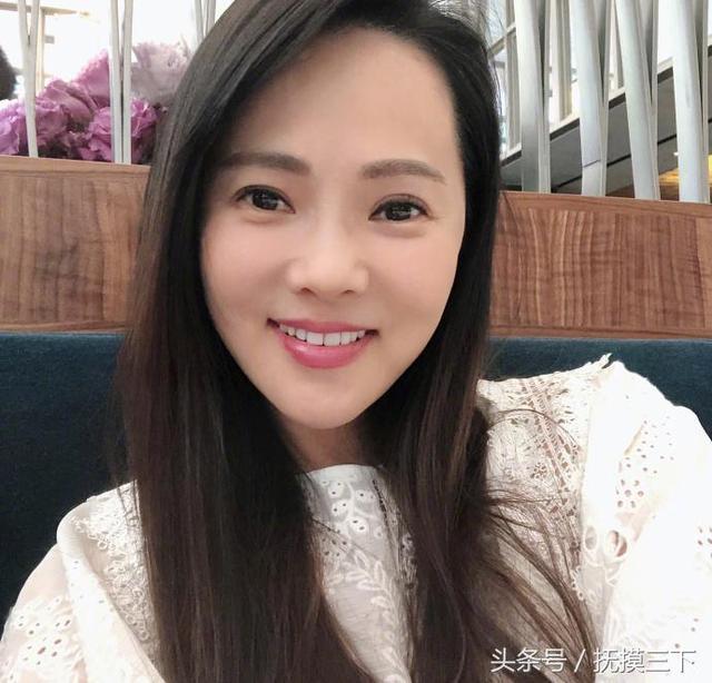 伊能静回复(晒精修照被网友质疑有皱纹，49岁伊能静一句回复尽显高情商)