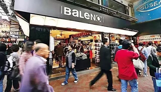 班尼路品牌介绍(从一线名牌到18线地摊，关店3000家，班尼路早已走上死路！)