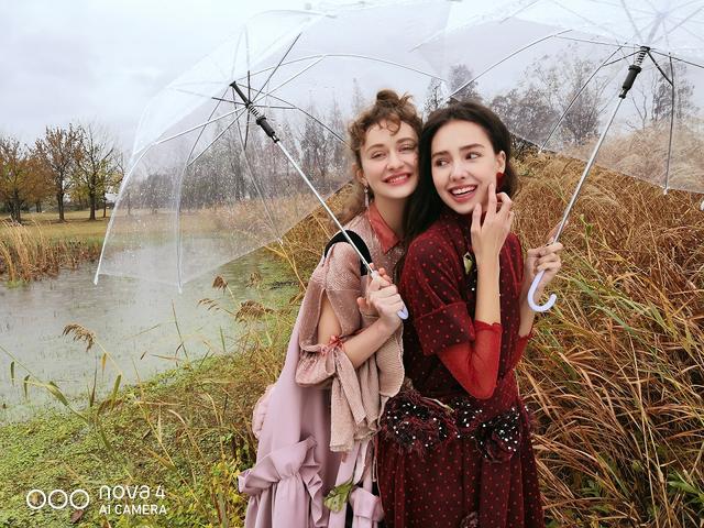 华为微信视频美颜怎么开(HUAWEI nova 4微信美颜还不够, 拍出大长腿才叫套路深)