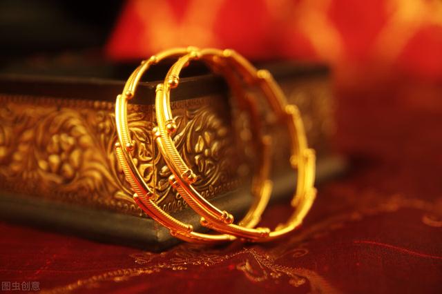 铂金和白金18k金有什么区别(白金、黄金和铂金该怎么区分？三者有什么区别？一口气搞懂金分类)
