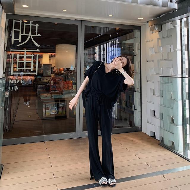女装淘宝店铺(八年剁手经验分享，小编精选五大高质日韩风淘宝女装店！)
