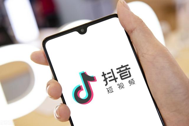 抖音视频怎么拍才会火(怎样拍摄抖音视频才能火？这六大题材内容你一定要看一看)