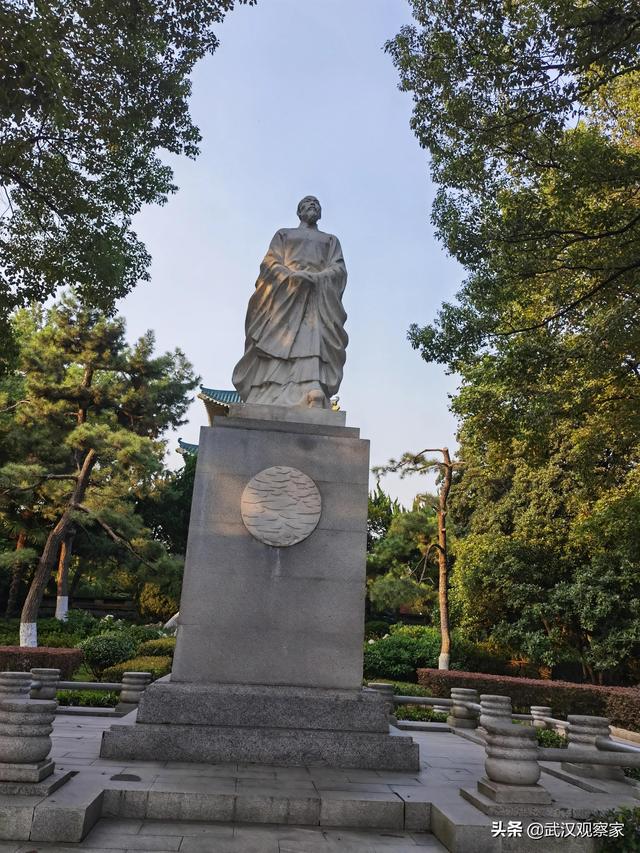 行吟阁(楚文化标志性建筑：武汉东湖行吟阁)