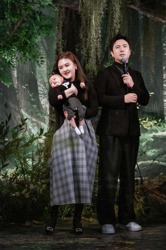 王琦比沈腾小几岁(战胜懒婚迎幸福，沈腾乐做妻儿的“开心麻花”)