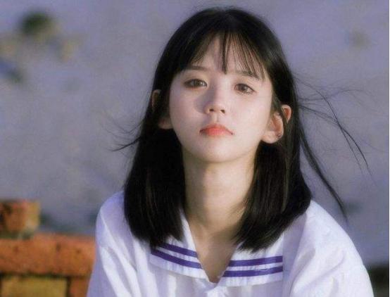 抖音排名前十网红收入(你的纯欲女神井川里予多有钱？抖音收入被曝光，直播就赚了1400万)