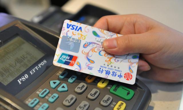 支付宝冻结资金怎么解冻(出售USDT收到涉案资金，卡被冻结，民警让上交涉案资金才解冻)