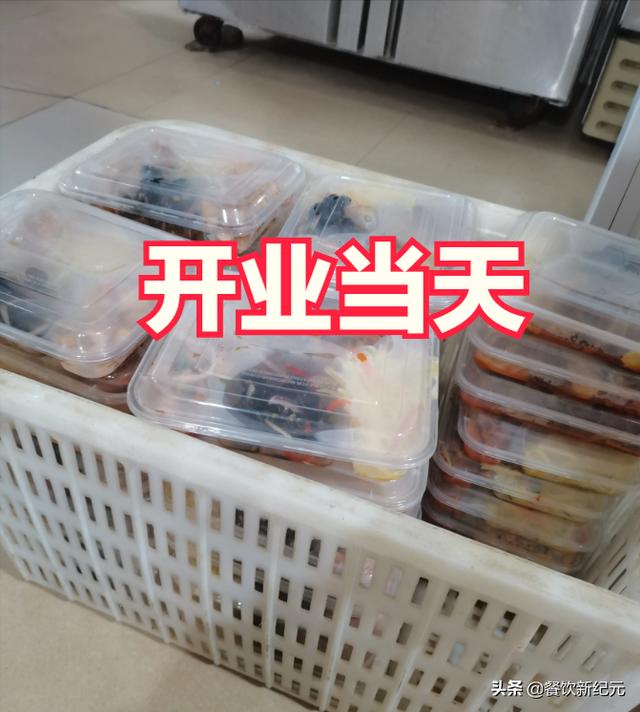 开饭店一天营业额3000能赚多少钱(江西南昌，受疫情影响餐馆老板一天收入90块，过得比打工还惨)