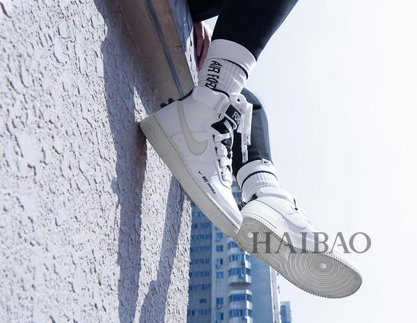 耐克官方旗舰店正品女鞋新款(Nike AF1 High Utility女鞋焕新演绎经典，周雨彤、钟楚曦精彩演绎)