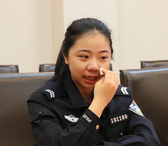 广东佛山枪击视频(21年前，佛山民警遭枪击牺牲；如今，其女从警以承父遗志)