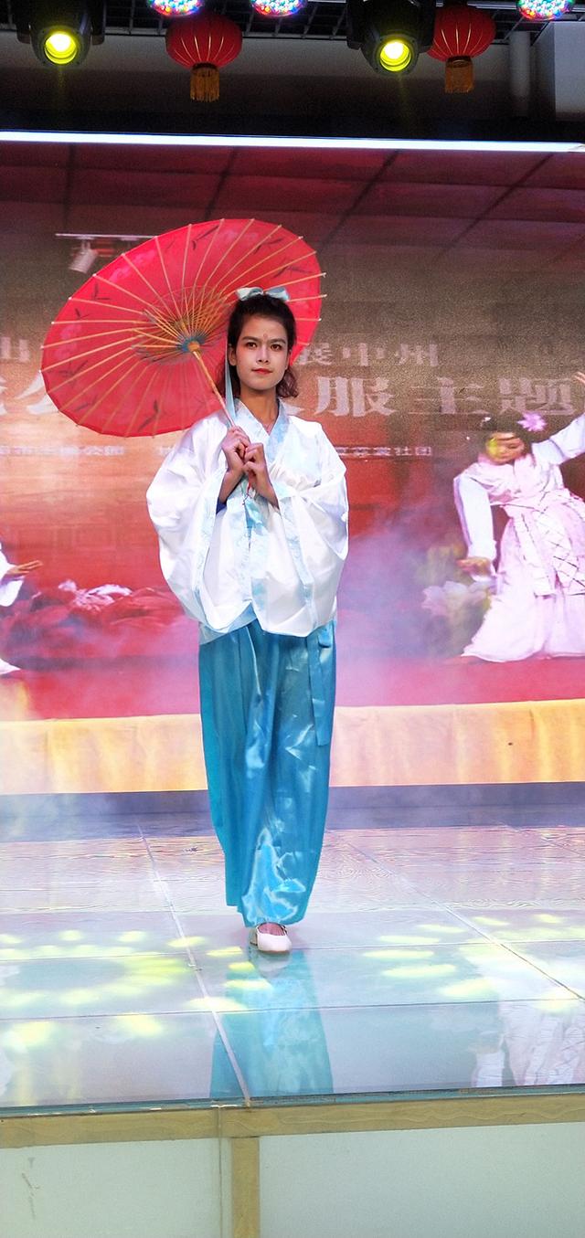 汉唐服饰(新疆轮台县举办“礼乐中华·盛世霓裳”汉唐服装及文化展示大赛)