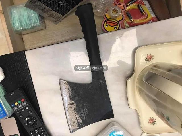 典当行利息高去哪里举报(必须抓啊！又带刀又藏枪，这家涉黑典当行被警方端了)