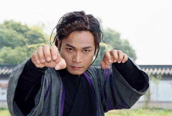 高哲行(还记得《天下第一》的成是非吗？他还演了《灵剑山》)