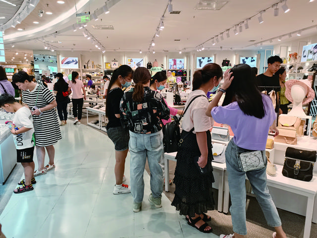 石家庄鞋城批发市场地址(又到换季时 秋装备起来 石家庄市各卖场秋季新品来啦)