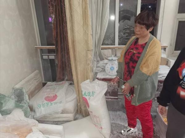 成人保健品从什么地方批发(成人保健品商竟和茶叶批发商有长期交易？警方抽丝剥茧，发现事情并不简单……)