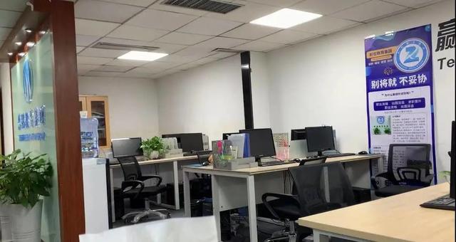 自考网上报名开始是真的吗(花钱就能“自考包过”？多人被坑)