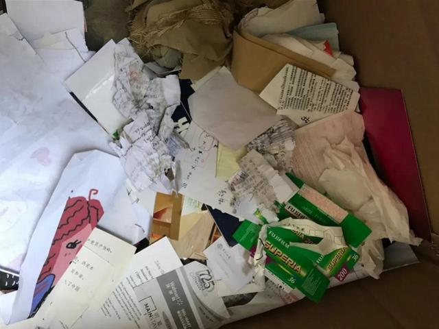 顺丰如何改收货地址(12箱快递被误送垃圾场？客户称理赔难，顺丰：有误会正处理)