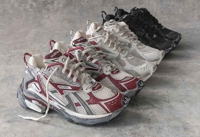 巴黎世家鞋子尺寸(又是熟悉的复古解构！Balenciaga Runner 系列曝光)