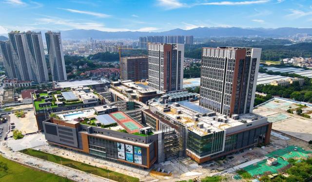 广州狮岭箱包批发市场(花都再添一座60万平米时尚批发综合体，聚焦皮具箱包等产业)