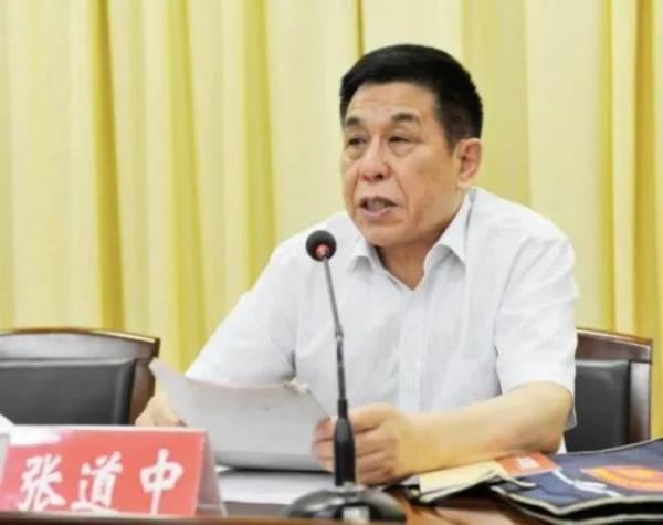 厅长退休年龄新规定(72岁的退休厅官被开除党籍，近年查处最高龄贪官年近80岁)