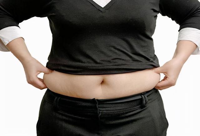 女性正常腰围对照表 三围(女性152~176cm标准体重对照表，不妨自测一下，或许你并不算胖)