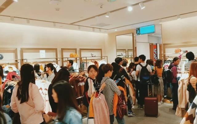 服装店开店指南 精华版(温州老板开服装店，用5招开店技巧，月赚20万)