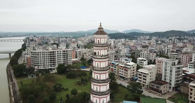 黎万强为什么退出(当年他坚持离开小米公司，却被雷军一再挽留，如今他身价130亿)