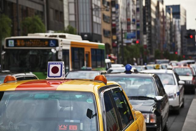 日本本土皇冠出租车(扒一扒日本出租车！一趟行程下来1656元人民币，但值得我们学习)