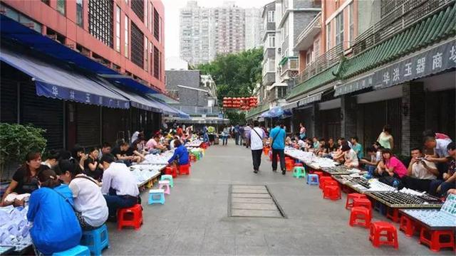 广东玉器批发市场几个(广州的“古董街”，总长快一千米，玉器更是琳琅满目)