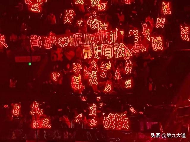 肖战8秒红海是什么意思(八秒红海，终有回响，如今的肖战已经不被定义，所有标签黯然失色)