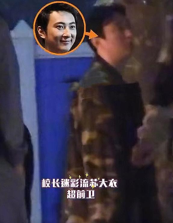 扒皮王思聪新女友(王思聪新女友曝光！瓜子脸大长腿不像普通网红，被搂怀里避风超甜)