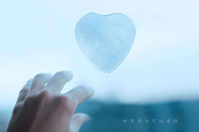 男生说爱你高情商回答(男人说“想你了”，笨女人回复“我也是”，看高情商的女人怎么说)