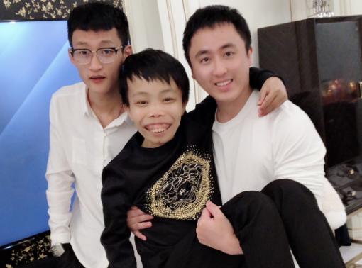 散打哥徒弟(网红天道的徒弟丁一主动服软，发长文向散打哥道歉，获得对方谅解)