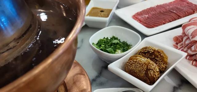 买机票官网买好还是飞猪(旅行预订经验分享：什么时候用携程，什么时候用飞猪)