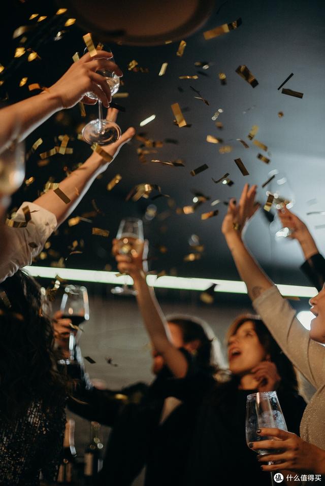 买红酒的网站(《平价红酒怎么买？》之抄作业版！我入手的10款百元红酒推荐)