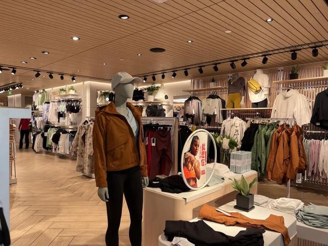 千元开店项目(千元瑜伽裤收割新中产，冬奥“出圈”的这家公司，市值已超2600亿)