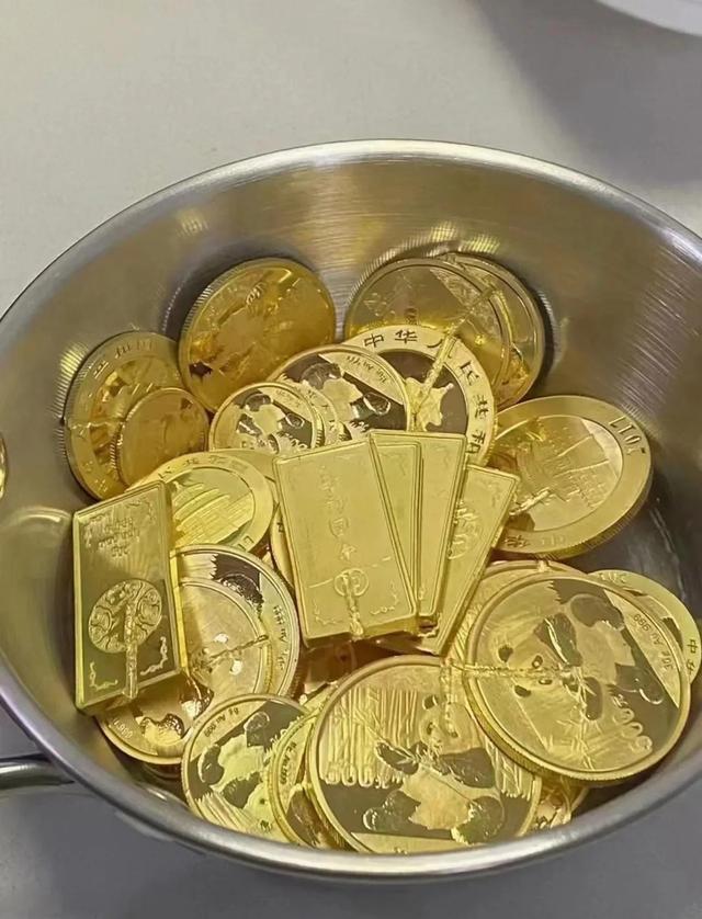 铂金和黄金和白金价格哪个贵(回收黄金和铂金哪个价格更高呢？)