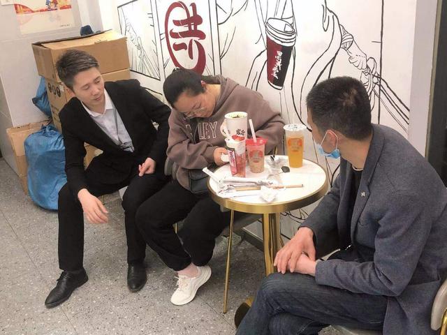 自己开奶茶店赚钱吗(现在开奶茶店还能赚钱吗？30岁两次创业的真实分享)