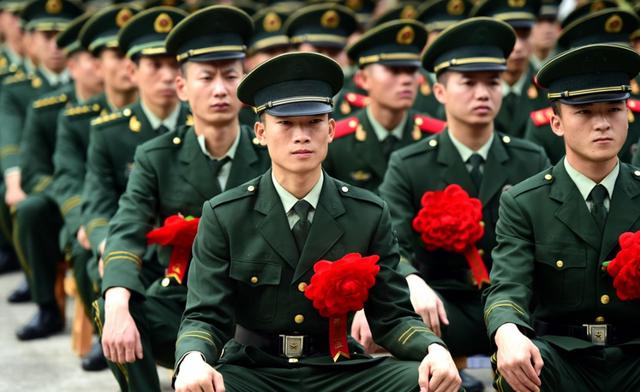 2022当女兵的要求(2022年征兵开始，男兵、女兵应征要求大不同，男生想要入伍更轻松)