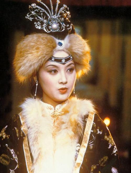 姐妹们一定要多赚银子(凤姐费尽心机攒下一堆私房钱却加速了她和贾琏的离心)