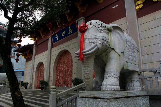 石雕工艺品批发市场(石雕大象厂家主要分布在哪里？)