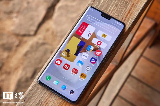 三星手机微信视频美颜(vivo S12 Pro 首发体验：论美颜，我愿叫它一声“大师”)